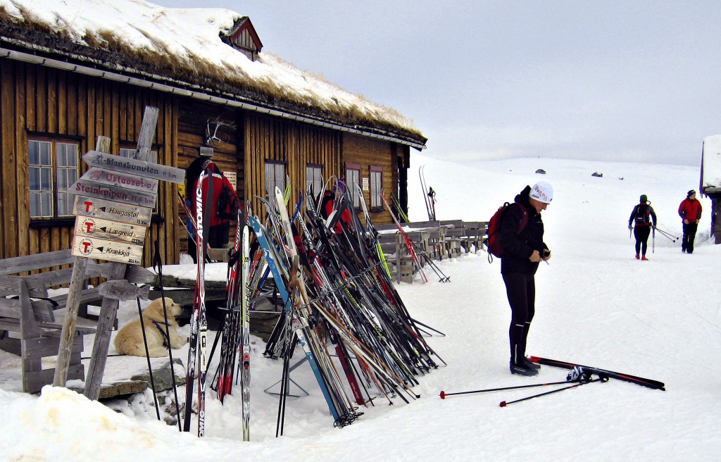 2013 Bildetekst: TUVA TURISTHYTTE: Flott beliggenhet pÂ Hardangervidda, rundt 1200 moh. Foto:Birgit Haugen